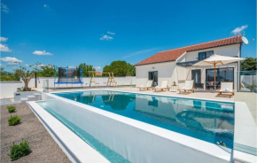 Beautiful Home In Skabrnja With Wifi